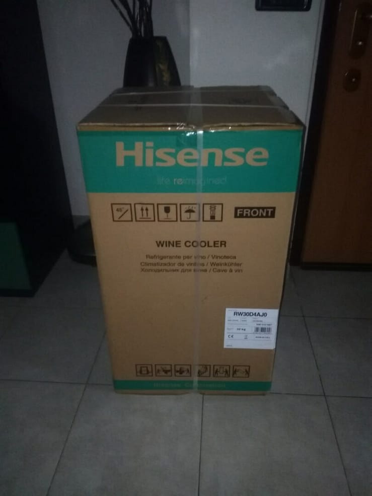 Amazon Prezzi sbagliati scatola hisense contenette una cantinetta